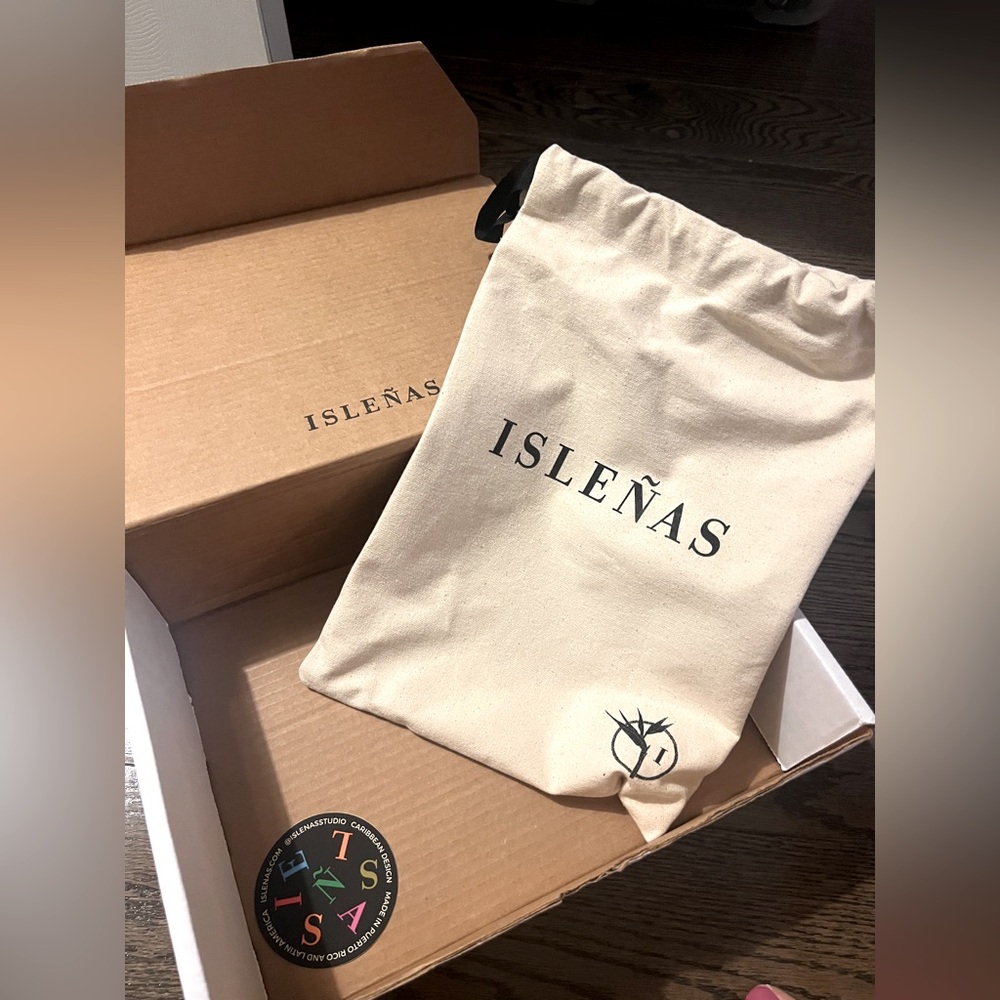 Isleñas Sundance Criss Cross Sandals Wavy Blues size 8 38 New in Box & dust bag - Picture 6 of 7